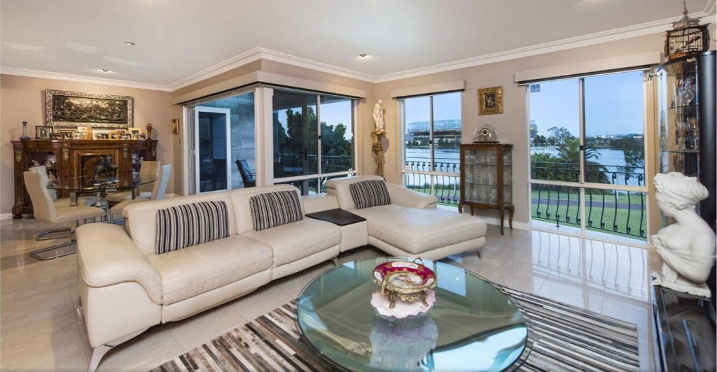 Luxury house for sale near Swan River